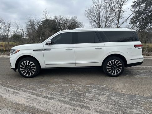 Used 2024 Lincoln Navigator L Black Label image 2