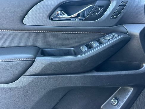 Used 2020 Chevrolet Traverse Premier w/ Redline Edition image 12