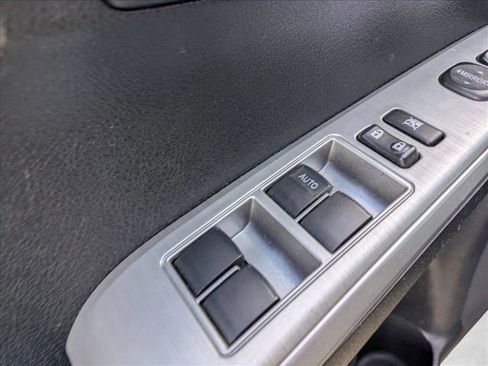 Used 2014 Toyota Camry SE image 9