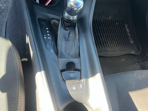 Used 2018 Toyota C-HR XLE FWD image 30