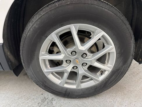 Certified 2024 Chevrolet Equinox LT image 9