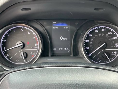 Used 2022 Toyota Camry SE FWD image 27
