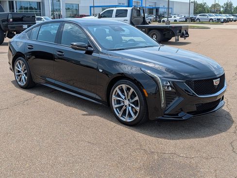 Used 2026 Cadillac CT5 Sport w/ Technology Package RWD image 7
