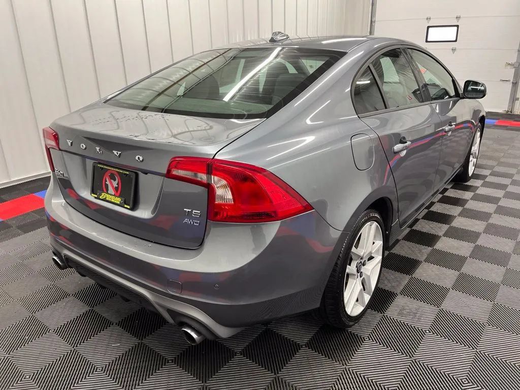 Used 2018 Volvo S60 T5 Dynamic w/ Vision Package AWD/4WD image 2