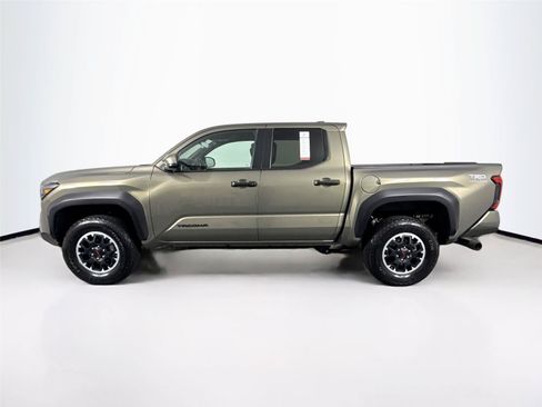 Certified 2024 Toyota Tacoma TRD Off-Road AWD/4WD image 13