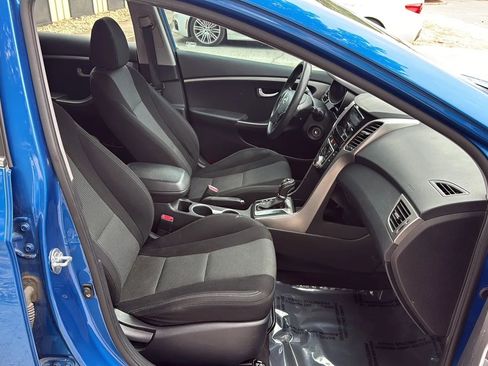 Used 2017 Hyundai Elantra GT FWD image 23