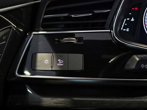Used 2019 Audi Q8 Premium w/ Convenience Package image 33