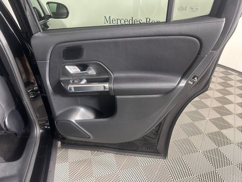 Certified 2025 Mercedes-Benz GLB 250 4MATIC image 18