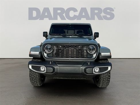 New 2025 Jeep Gladiator Sport image 2