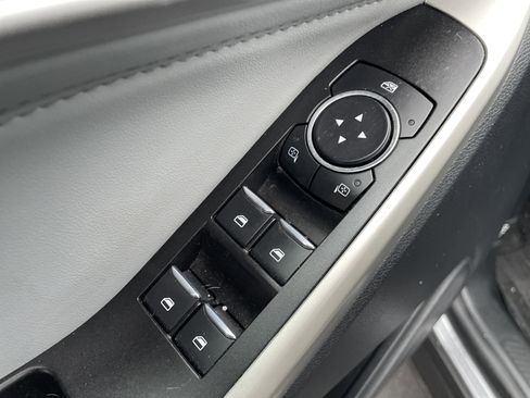 Used 2022 Ford Explorer XLT w/ Equipment Group 202A image 22