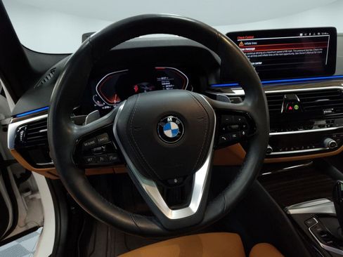 Certified 2022 BMW 530i xDrive w/ Premium Package image 14