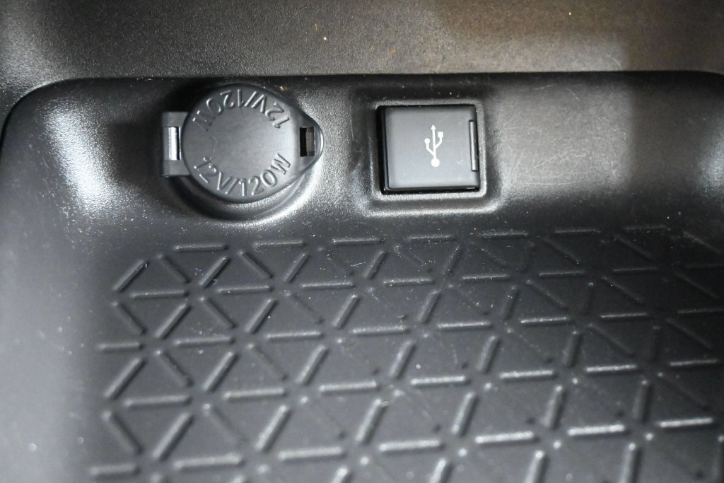 Used 2022 Toyota RAV4 XLE w/ Convenience Package FWD image 13