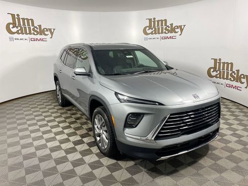 Used 2026 Buick Enclave Preferred w/ Power Package image 1