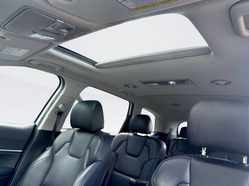 Used 2025 Kia Telluride S AWD/4WD image 16