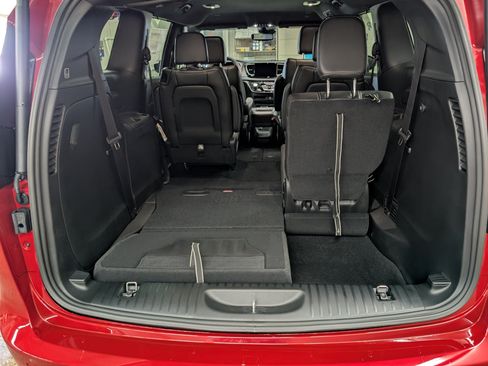 New 2027 Chrysler Pacifica Select AWD/4WD image 25