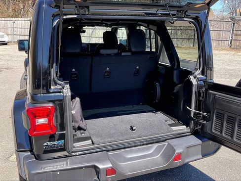 Used 2024 Jeep Wrangler Sahara w/ Technology Group image 31