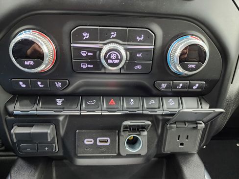 Used 2023 GMC Sierra 2500 AT4 w/ Gooseneck/5TH Wheel Package image 59