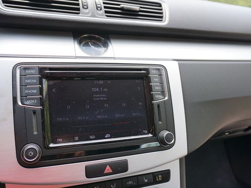 Used 2016 Volkswagen CC Sport image 16