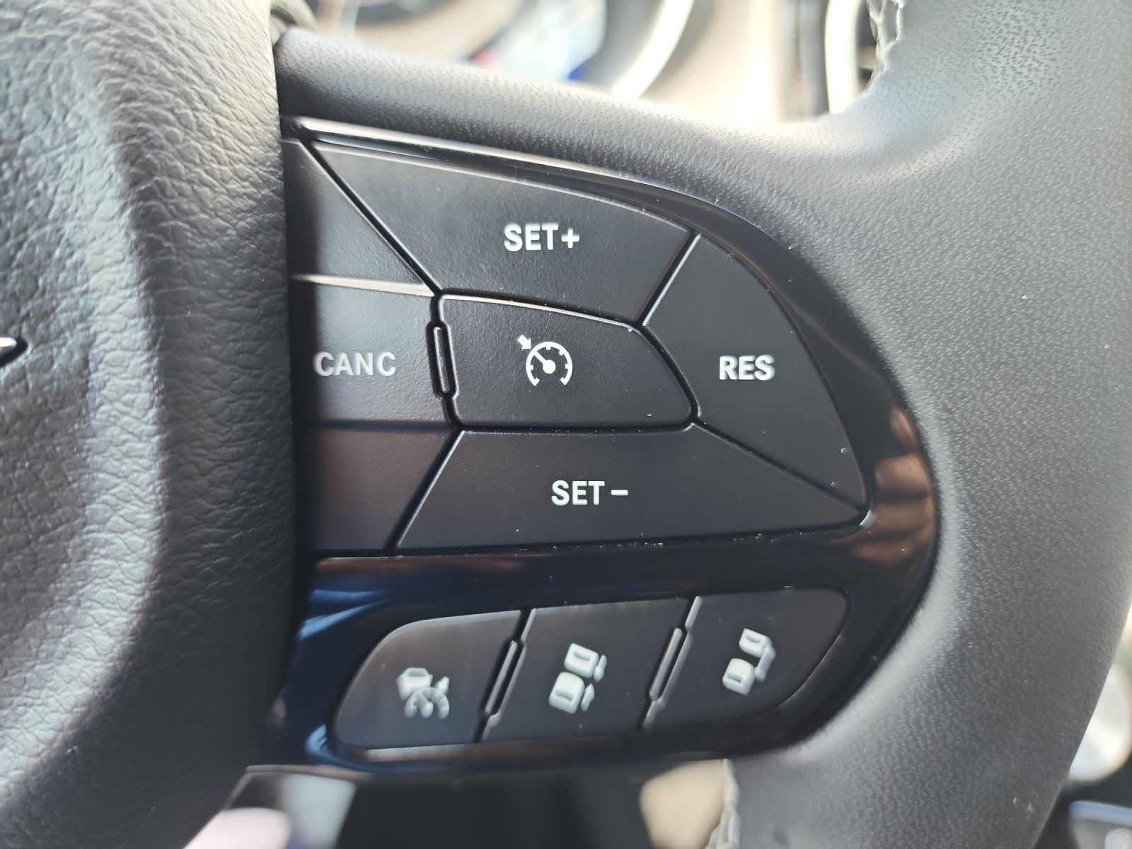 Used 2023 Chrysler Pacifica Limited w/ S Appearance Package FWD image 23