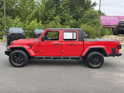 Used 2022 Jeep Gladiator Sport AWD/4WD image 10
