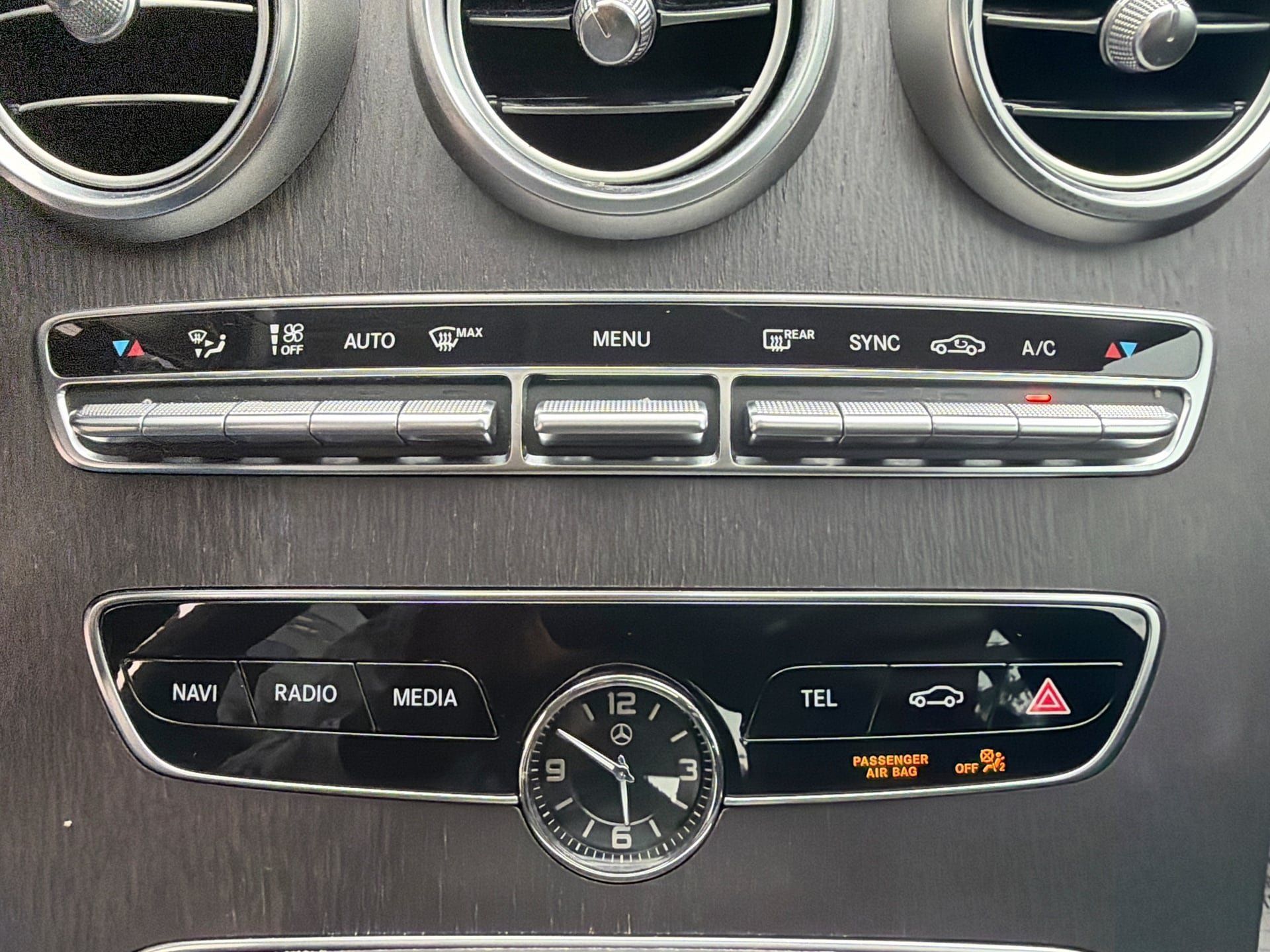 Used 2020 Mercedes-Benz C 300 Sedan w/ Premium Package image 17