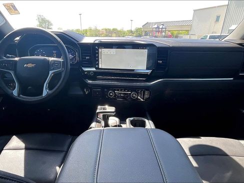 Used 2024 Chevrolet Silverado 1500 LTZ AWD/4WD image 12