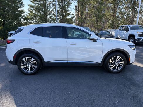 Used 2022 Buick Envision Essence w/ Safety Package FWD image 11
