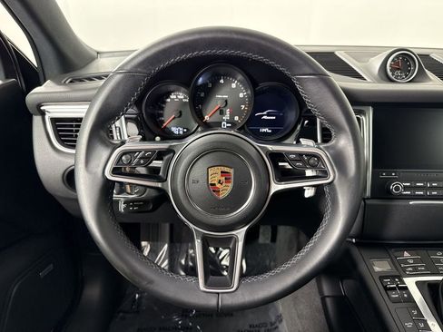 Certified 2017 Porsche Macan AWD/4WD image 36