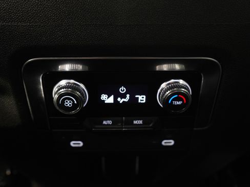 Used 2022 GMC Yukon SLE w/ Gmc Pro Safety Plus Package AWD/4WD image 20