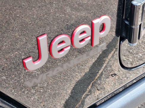 Used 2021 Jeep Wrangler Rubicon AWD/4WD image 24
