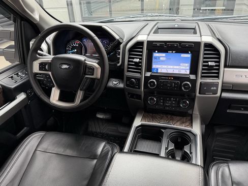 Used 2019 Ford F250 Lariat w/ Lariat Ultimate Package AWD/4WD image 22