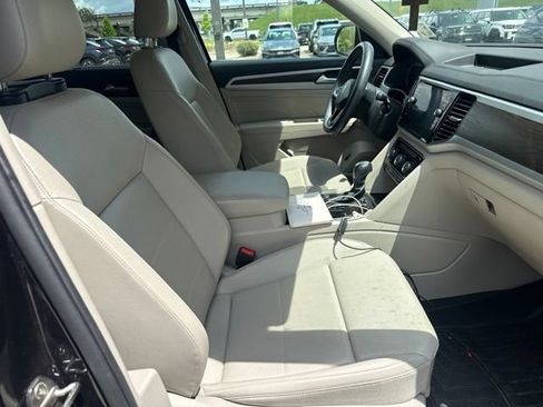 Used 2022 Volkswagen Atlas SE FWD image 13