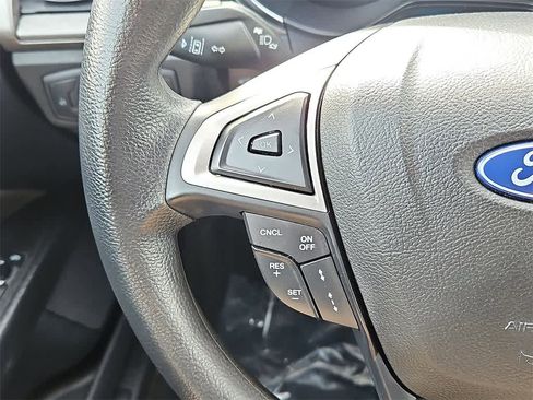 Used 2020 Ford Fusion SE image 22