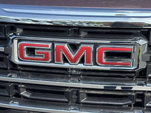 Certified 2025 GMC Acadia Elevation AWD/4WD image 30