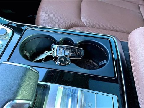 Used 2022 Audi Q7 3.0T Prestige image 10