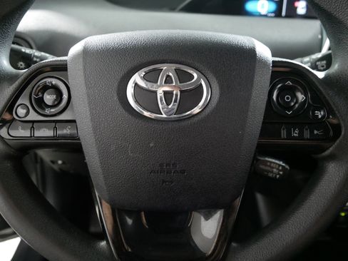Used 2022 Toyota Prius LE image 25