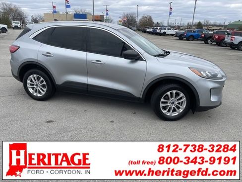 Used 2022 Ford Escape SE image 1