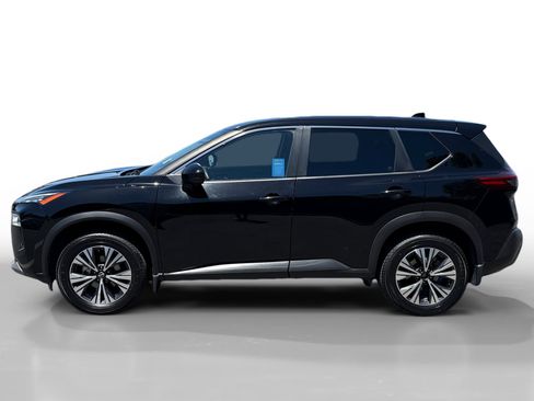 Used 2023 Nissan Rogue SV image 2