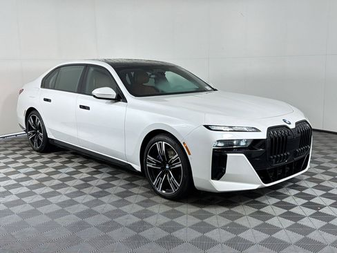 Certified 2023 BMW 760i xDrive AWD/4WD image 7