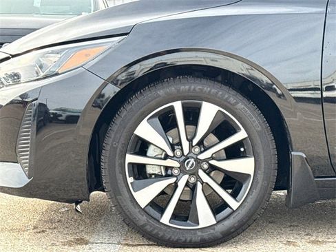 Used 2025 Nissan Sentra SV w/ SV Premium Package image 6