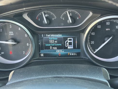 Used 2020 Buick Envision Essence w/ Experience Buick Package FWD image 21