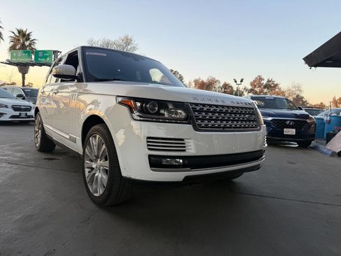 Used 2014 Land Rover Range Rover Supercharged image 3