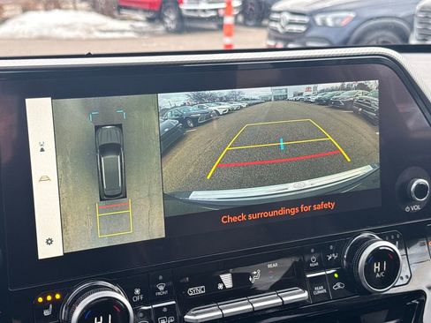 Used 2024 Toyota Highlander Platinum image 24