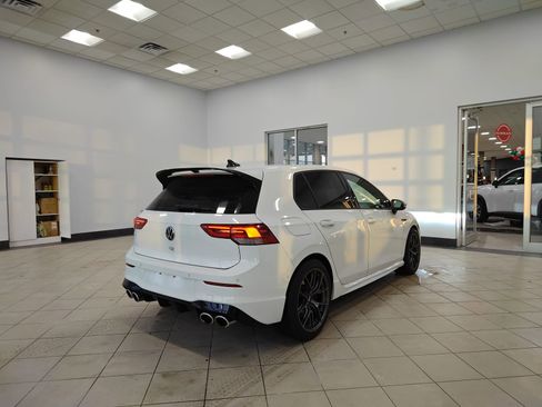 Used 2023 Volkswagen Golf R image 3