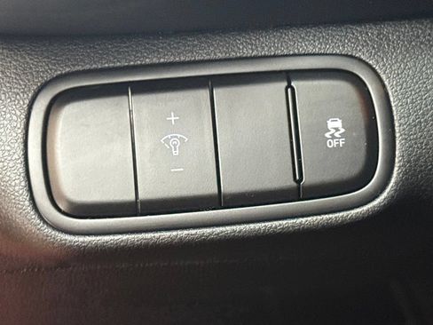 Used 2026 Hyundai Venue SEL FWD image 23