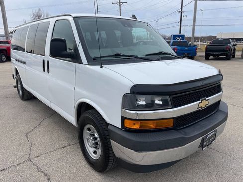 Used 2020 Chevrolet Express 3500 LT w/ LT Preferred Equipment Group image 8