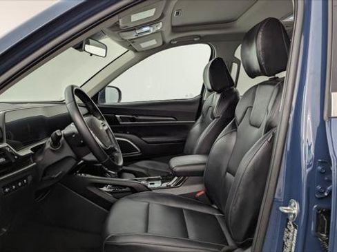 Used 2025 Kia Telluride S FWD image 11