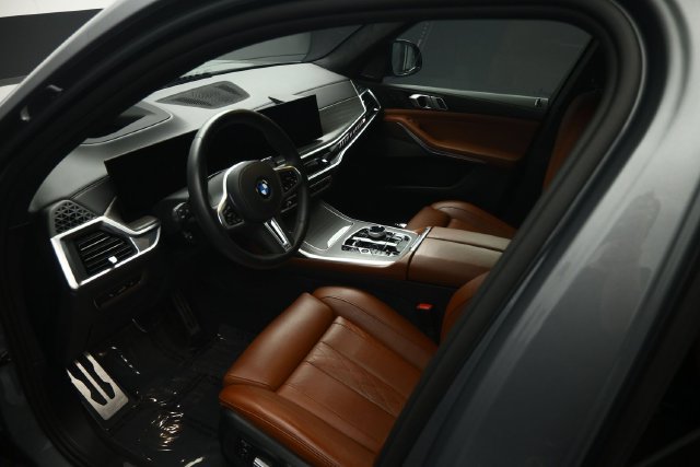 Used 2025 BMW X7 M60i w/ Executive Package AWD/4WD image 49