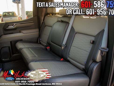 Used 2022 Chevrolet Silverado 1500 ZR2 w/ Technology Package image 8