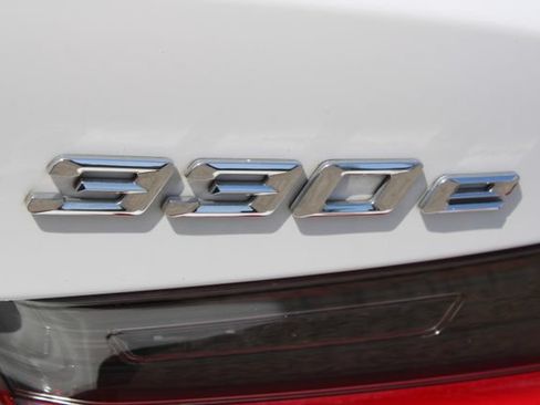 Used 2022 BMW 330e w/ Convenience Package RWD image 6
